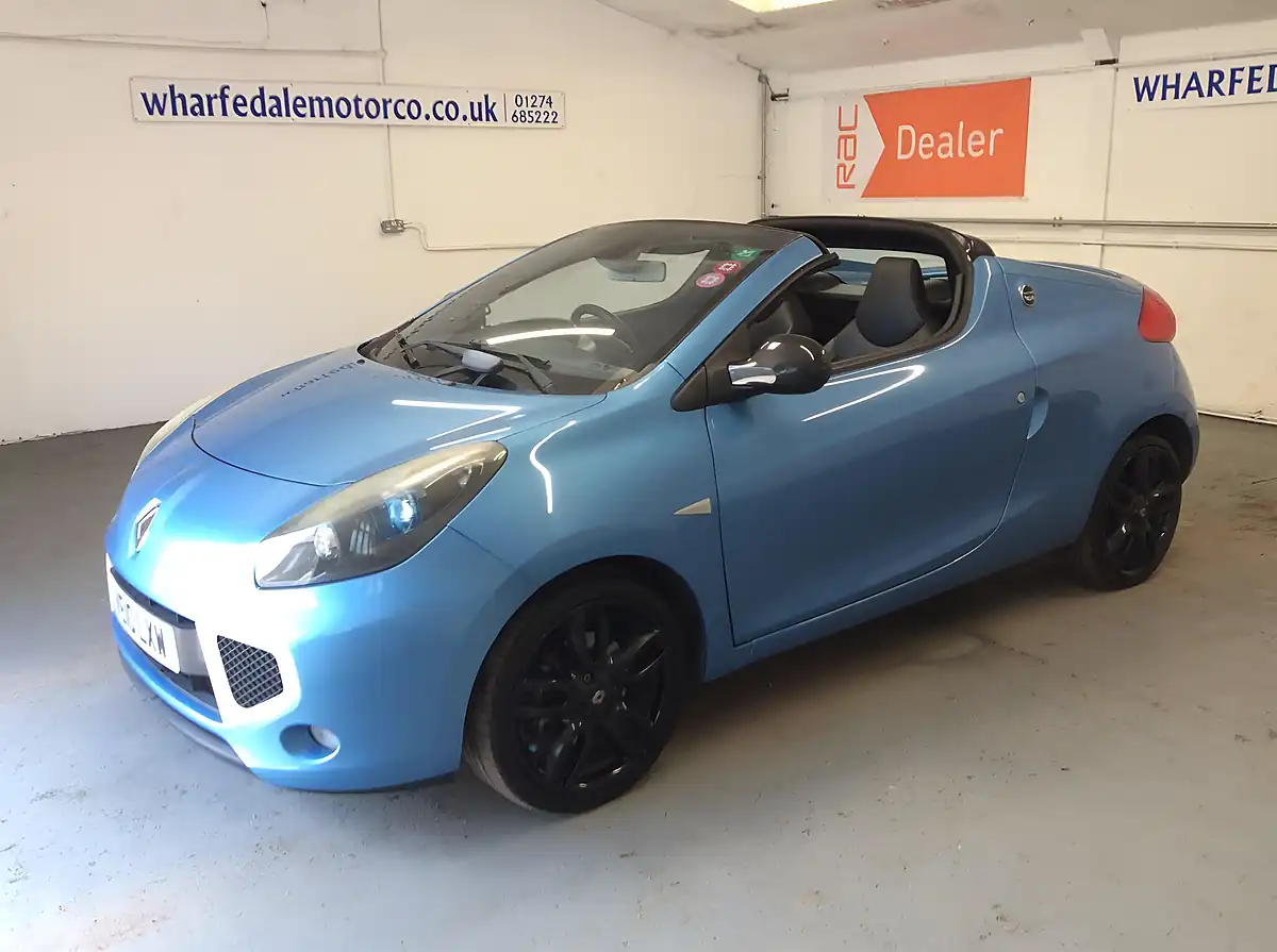 Used 2010 Renault Wind Dynamique S Blue - Interior and Exterior details 12