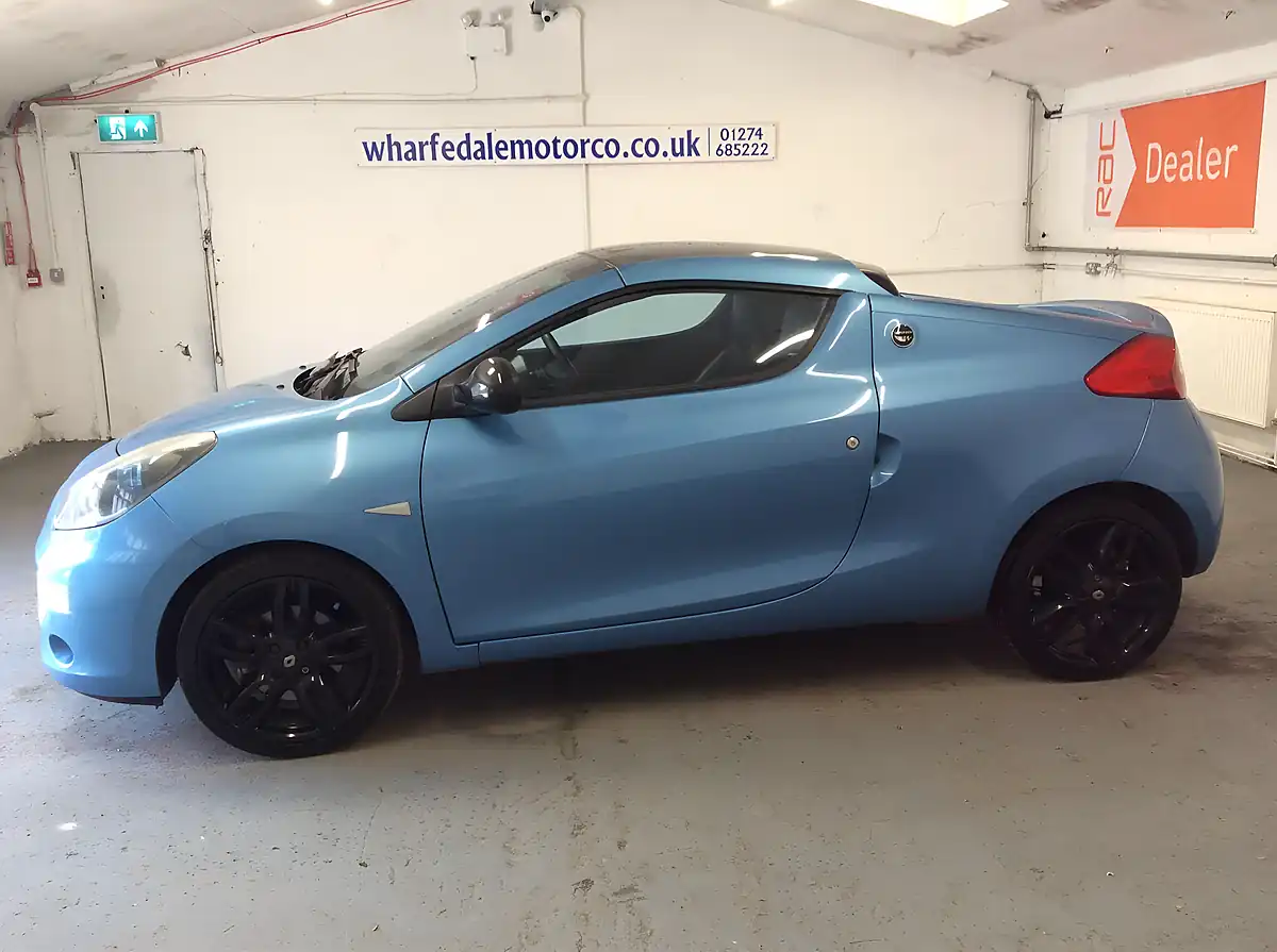 Used 2010 Renault Wind Dynamique S Blue - Interior and Exterior details 3