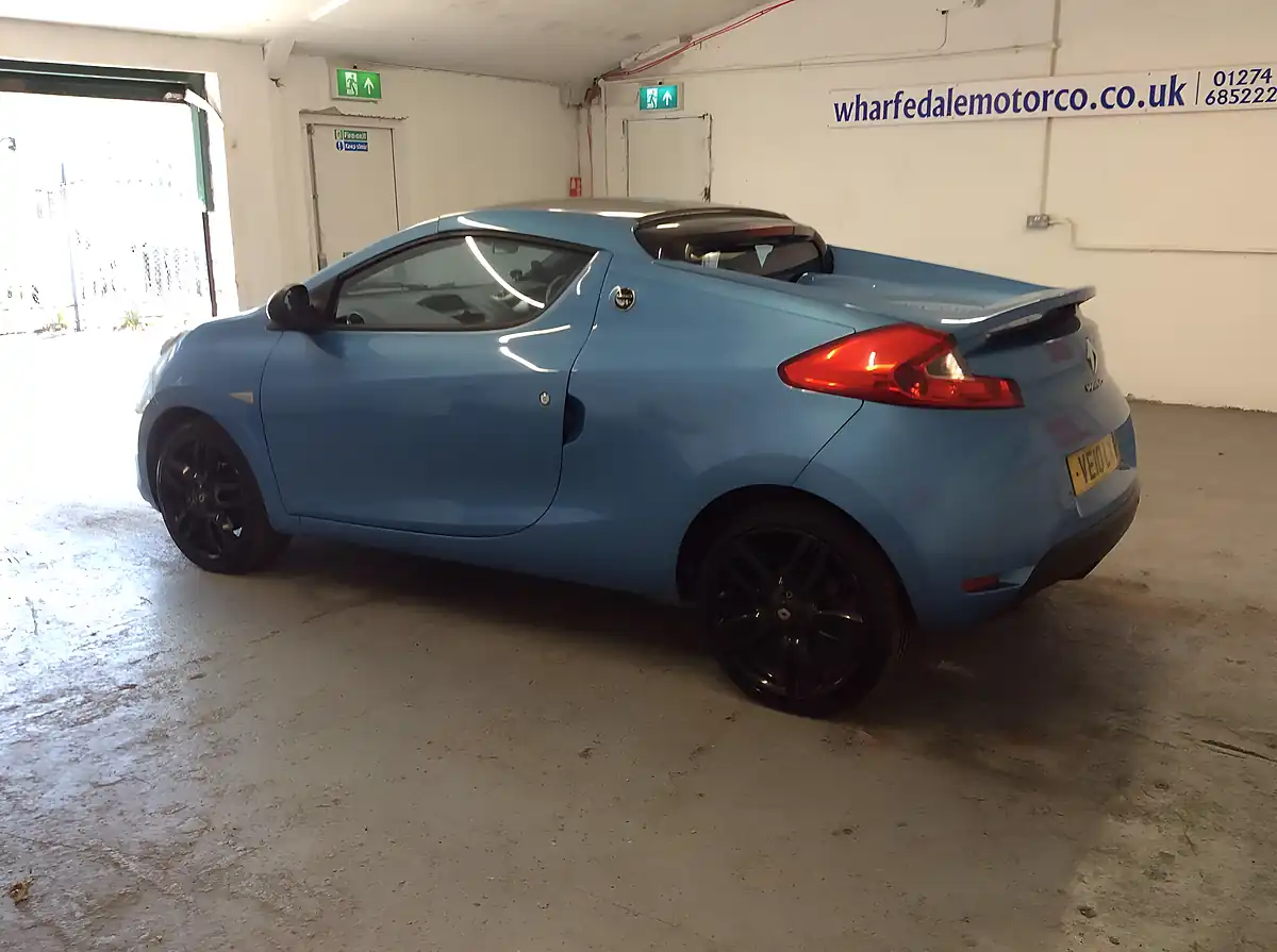 Used 2010 Renault Wind Dynamique S Blue - Interior and Exterior details 8