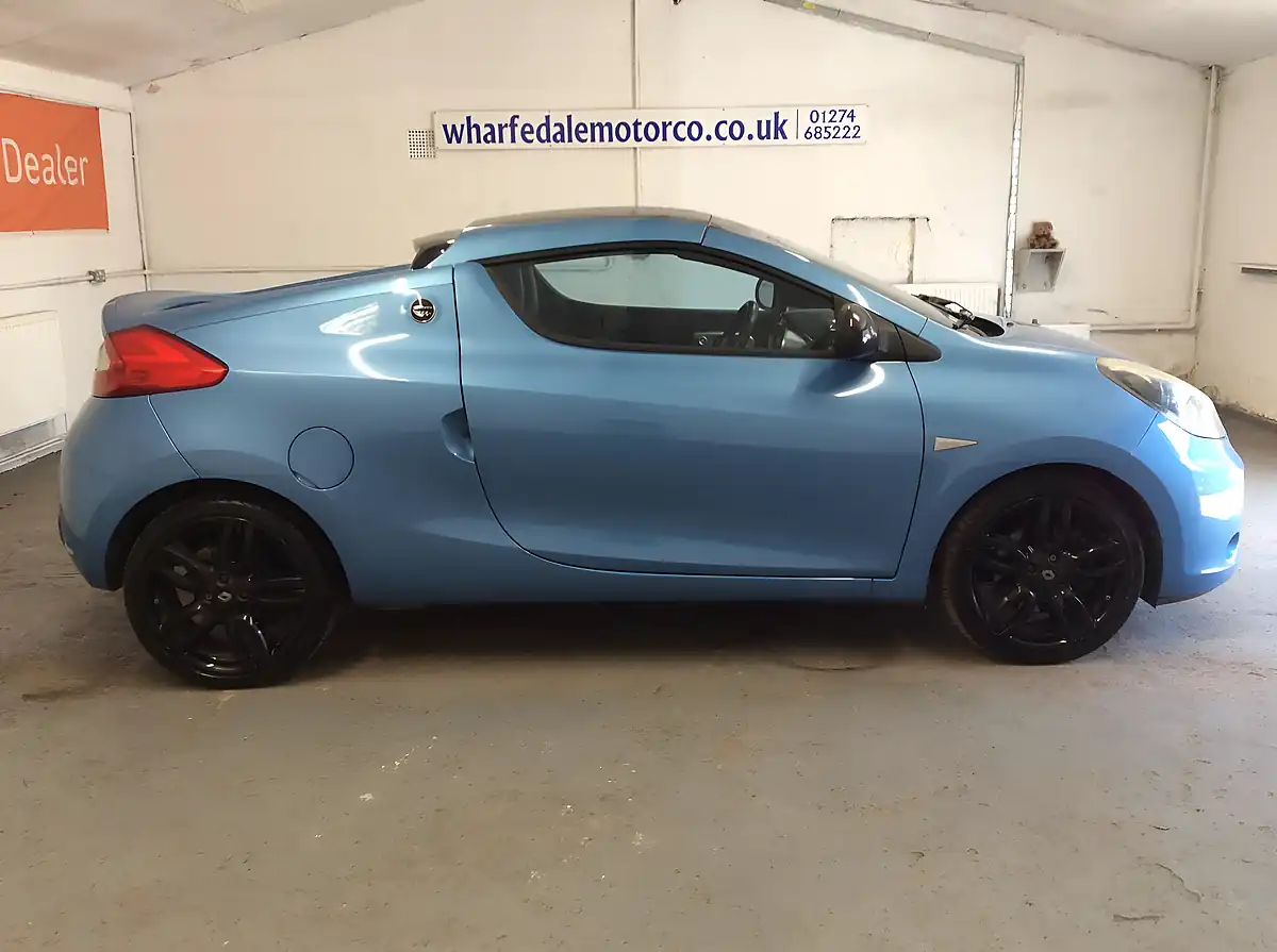 Used 2010 Renault Wind Dynamique S Blue - Interior and Exterior details 9