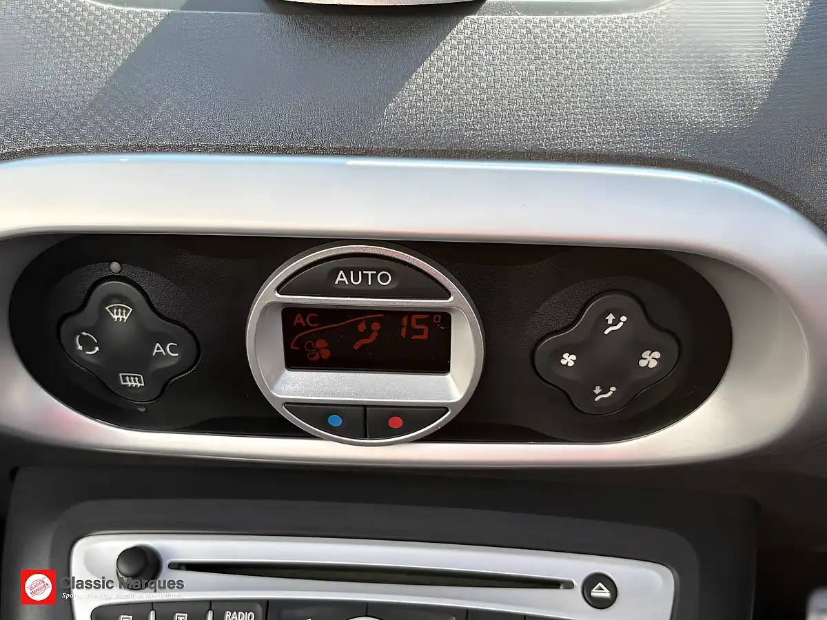 Used 2010 Renault Wind Dynamique S Mirage Grey - Interior and Exterior details 17