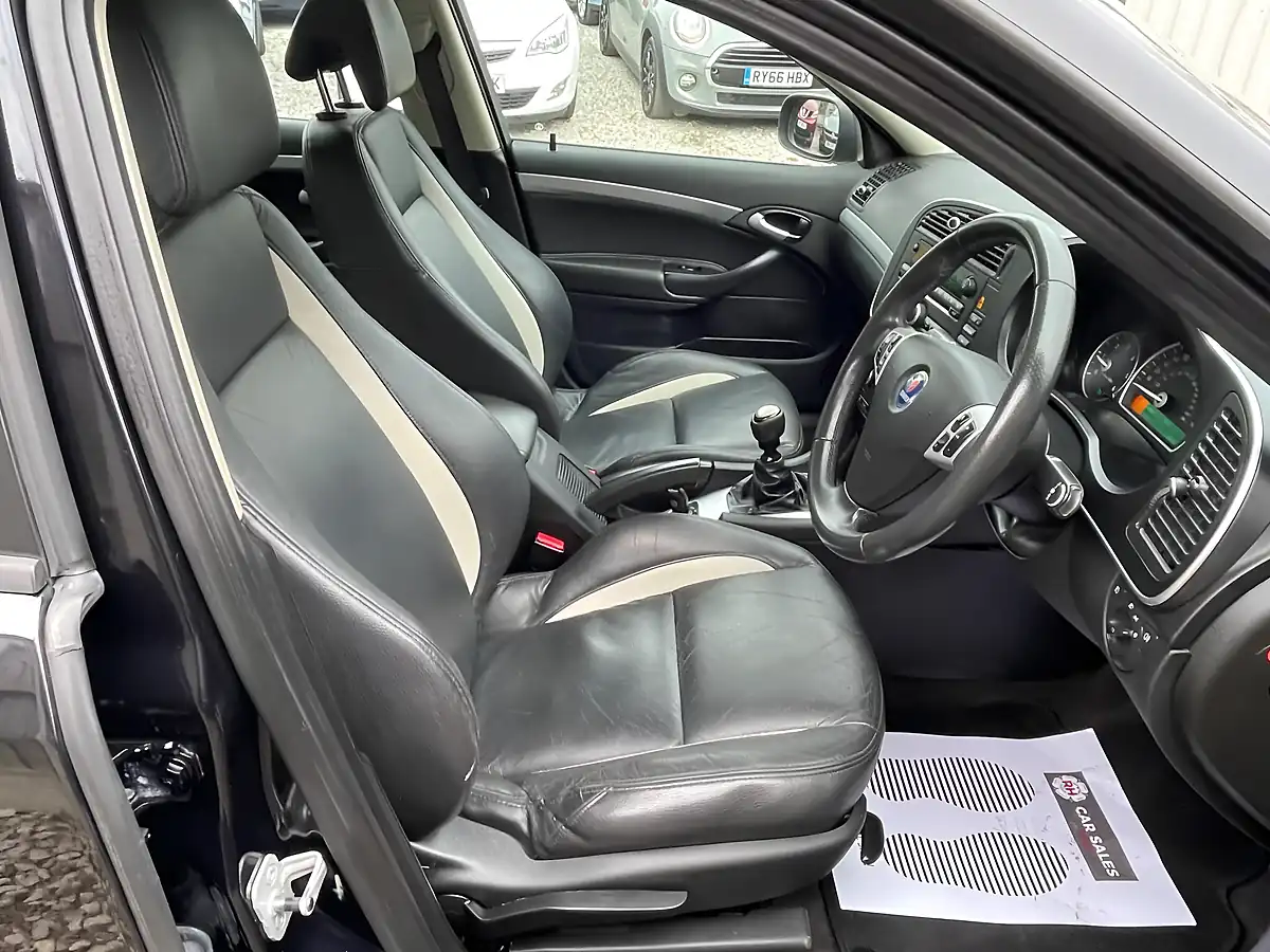 Used 2010 Saab 9-3 Aero Black - Interior and Exterior details 10