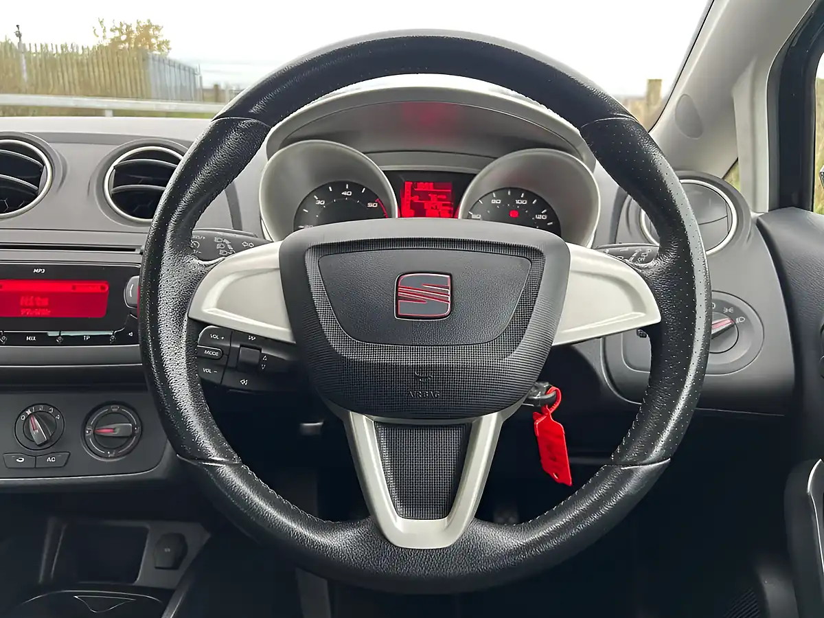 Used 2010 SEAT Ibiza Sport Coupe Black - Interior and Exterior details 10