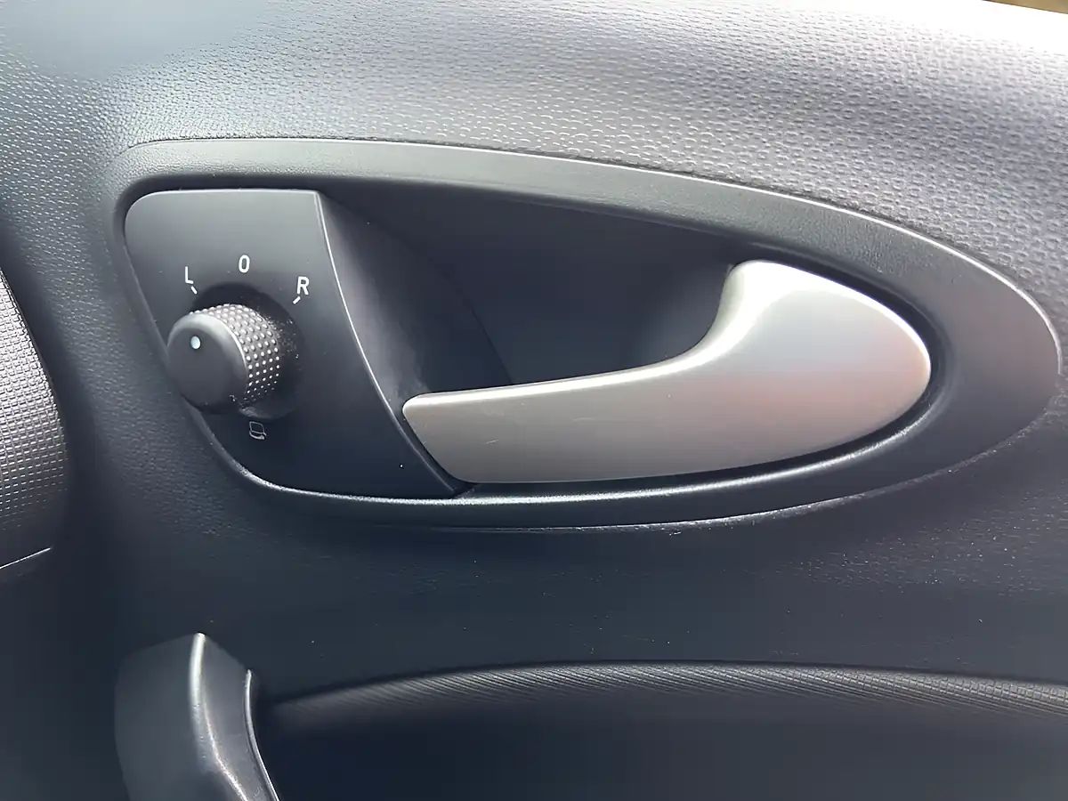 Used 2010 SEAT Ibiza Sport Coupe Black - Interior and Exterior details 14