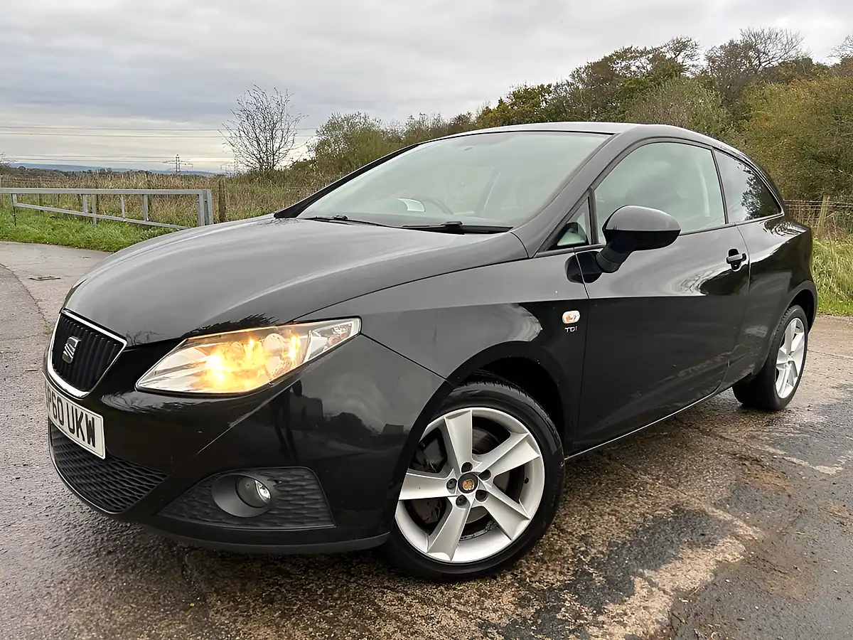 Used 2010 SEAT Ibiza Sport Coupe Black - Interior and Exterior details 4