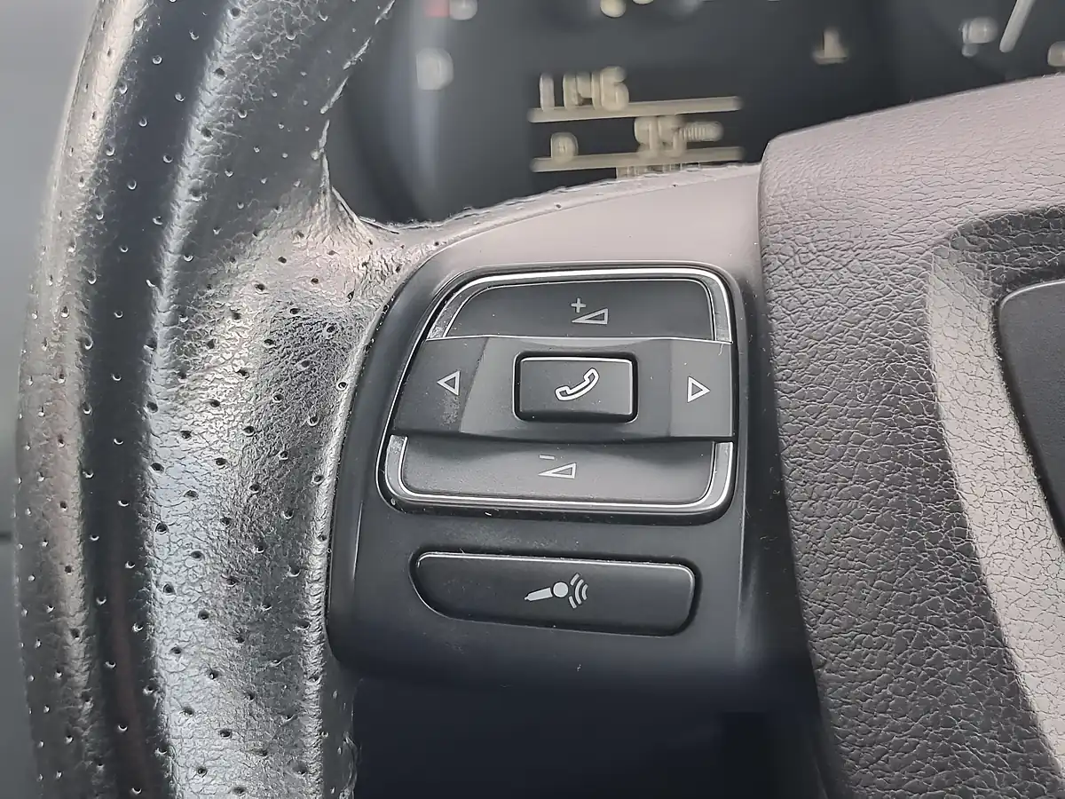 Used 2010 SEAT Leon Sport Blue - Interior and Exterior details 13