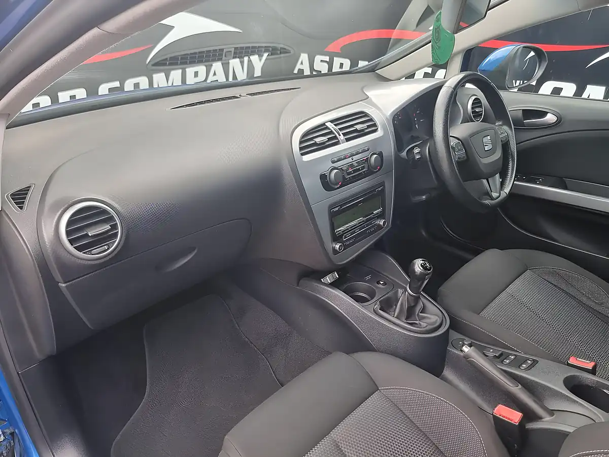 Used 2010 SEAT Leon Sport Blue - Interior and Exterior details 17