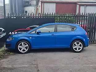 Used 2010 SEAT Leon Sport Blue - Interior and Exterior details 4