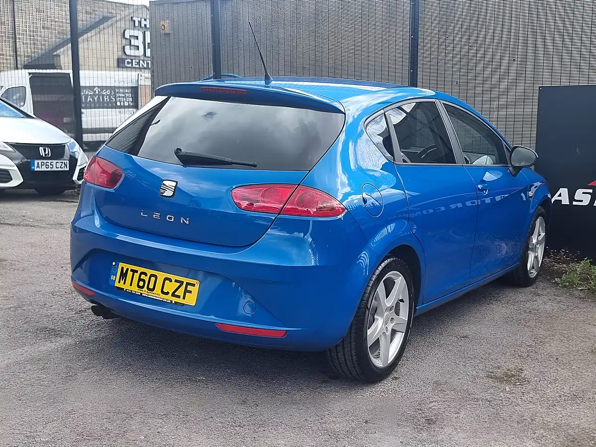 Used 2010 SEAT Leon Sport Blue - Interior and Exterior details 8