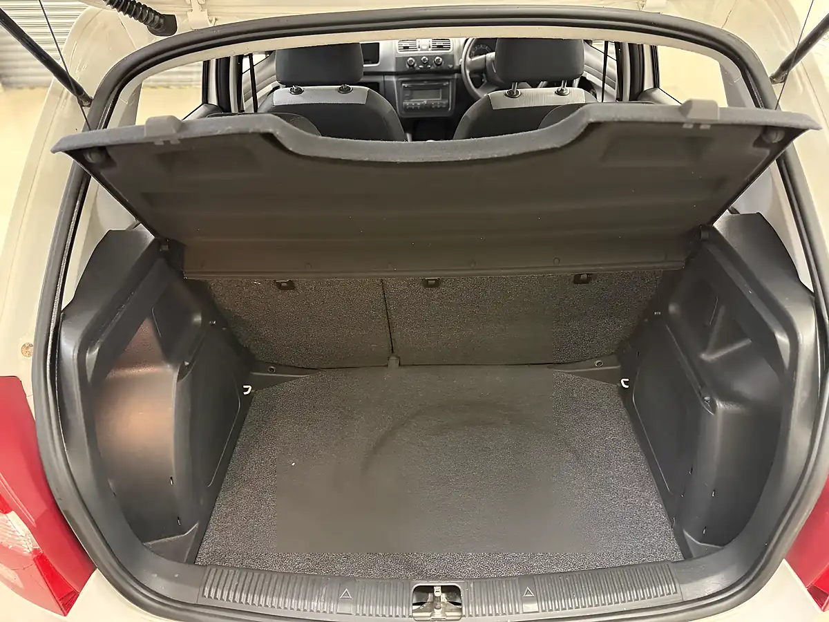 Used 2010 Skoda Fabia 1 White - Interior and Exterior details 10