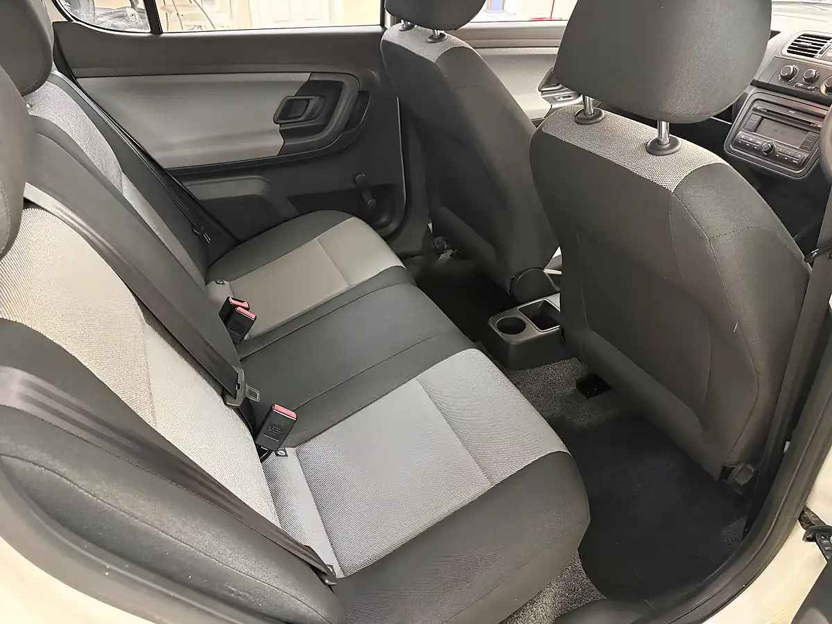 Used 2010 Skoda Fabia 1 White - Interior and Exterior details 15