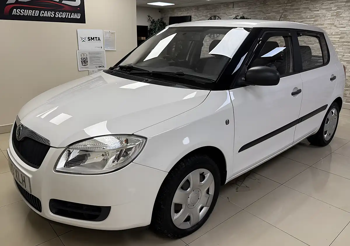 Used 2010 Skoda Fabia 1 White - Interior and Exterior details 2