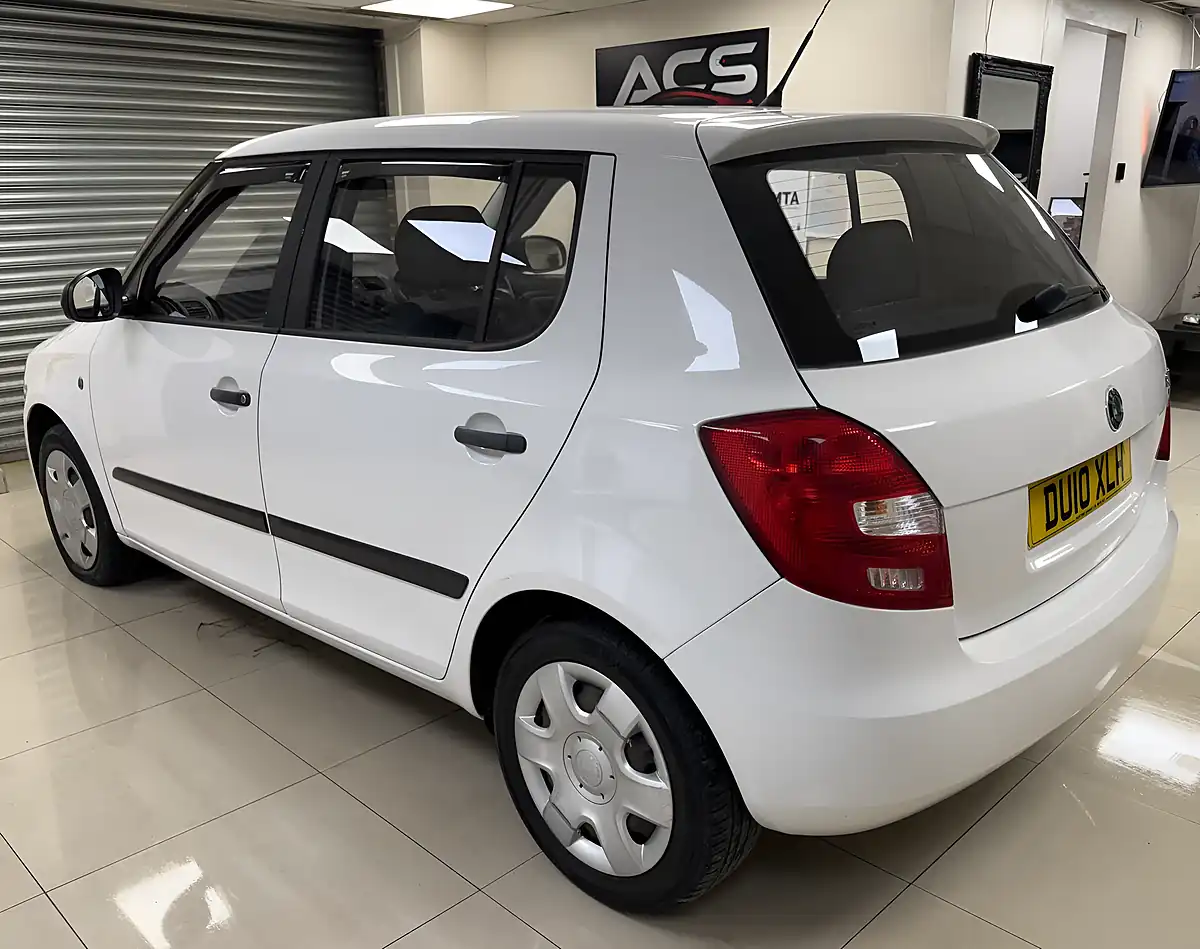Used 2010 Skoda Fabia 1 White - Interior and Exterior details 3