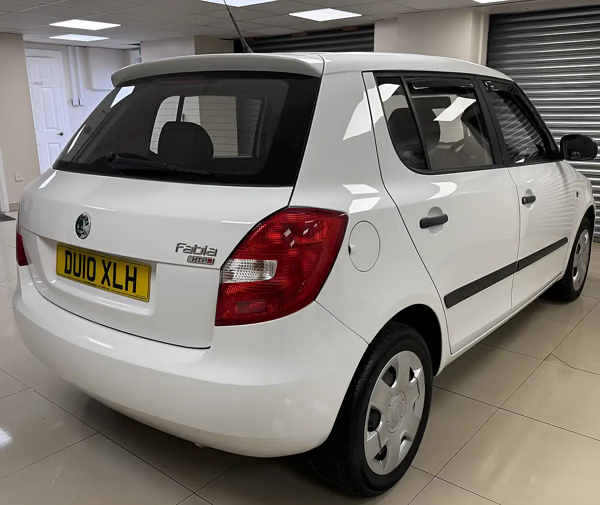 Used 2010 Skoda Fabia 1 White - Interior and Exterior details 4