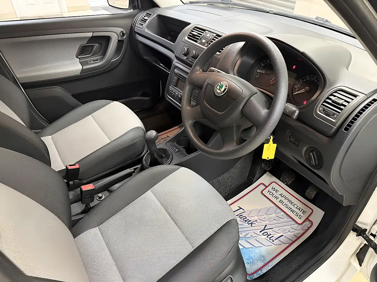Used 2010 Skoda Fabia 1 White - Interior and Exterior details 5