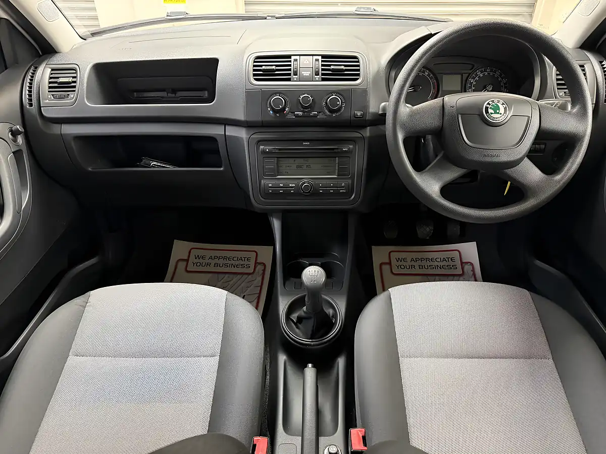 Used 2010 Skoda Fabia 1 White - Interior and Exterior details 7