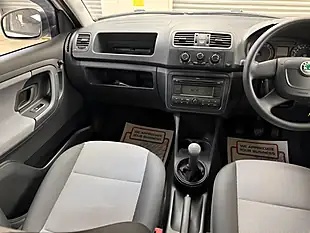 Used 2010 Skoda Fabia 1 White - Interior and Exterior details 9