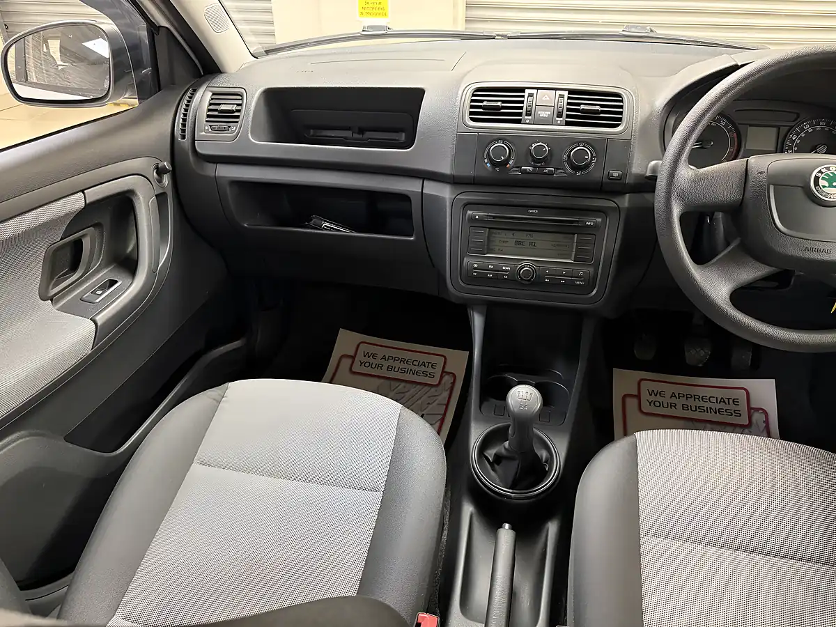 Used 2010 Skoda Fabia 1 White - Interior and Exterior details 9