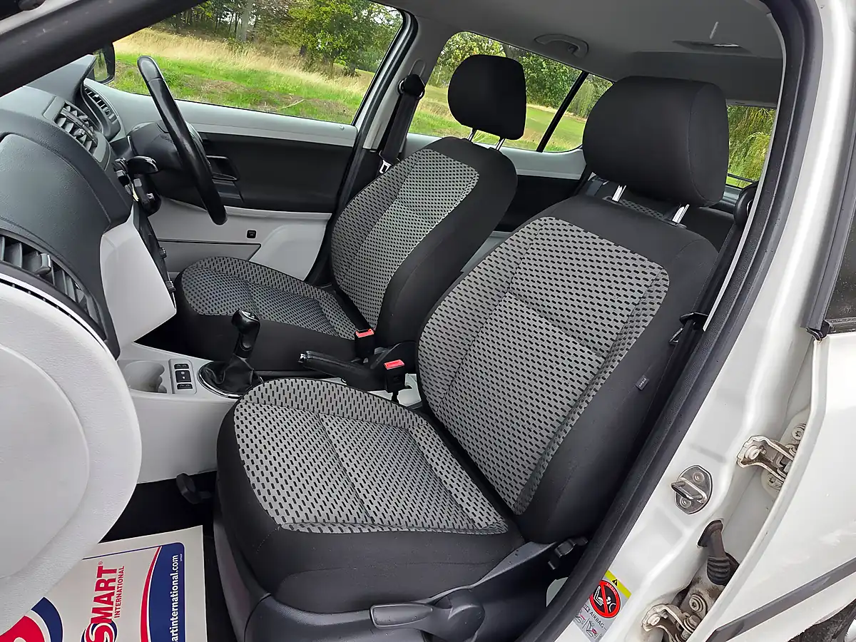 Used 2010 Skoda Fabia Se White - Interior and Exterior details 10