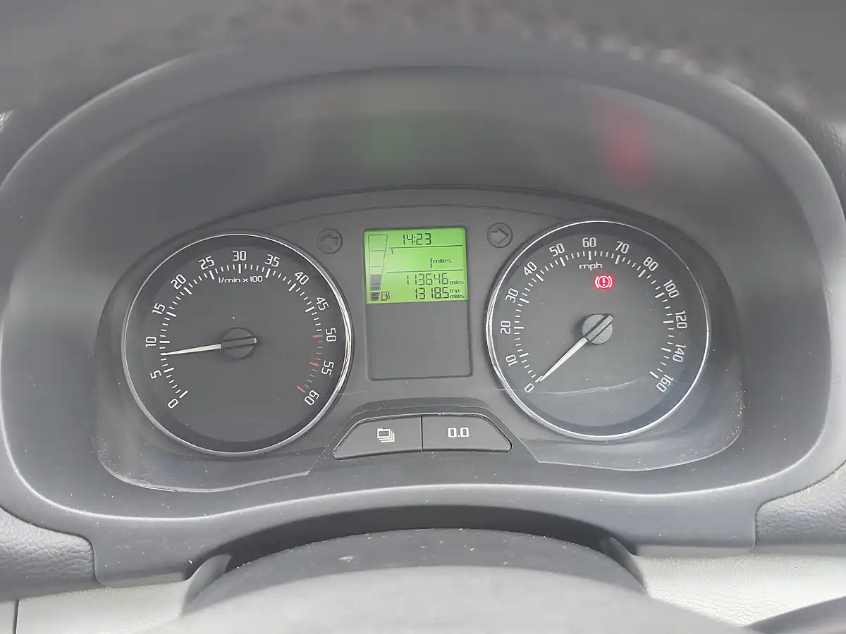 Used 2010 Skoda Fabia Se White - Interior and Exterior details 14
