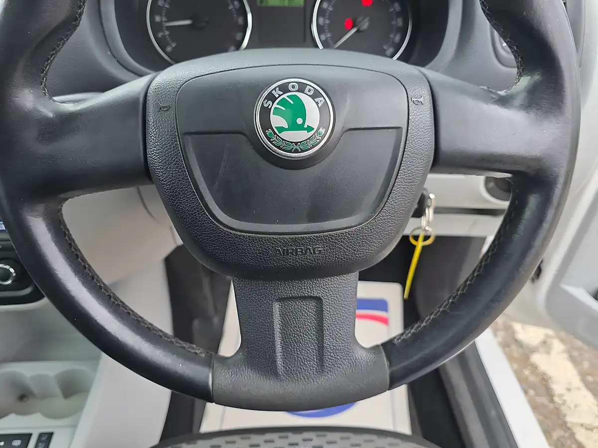 Used 2010 Skoda Fabia Se White - Interior and Exterior details 16