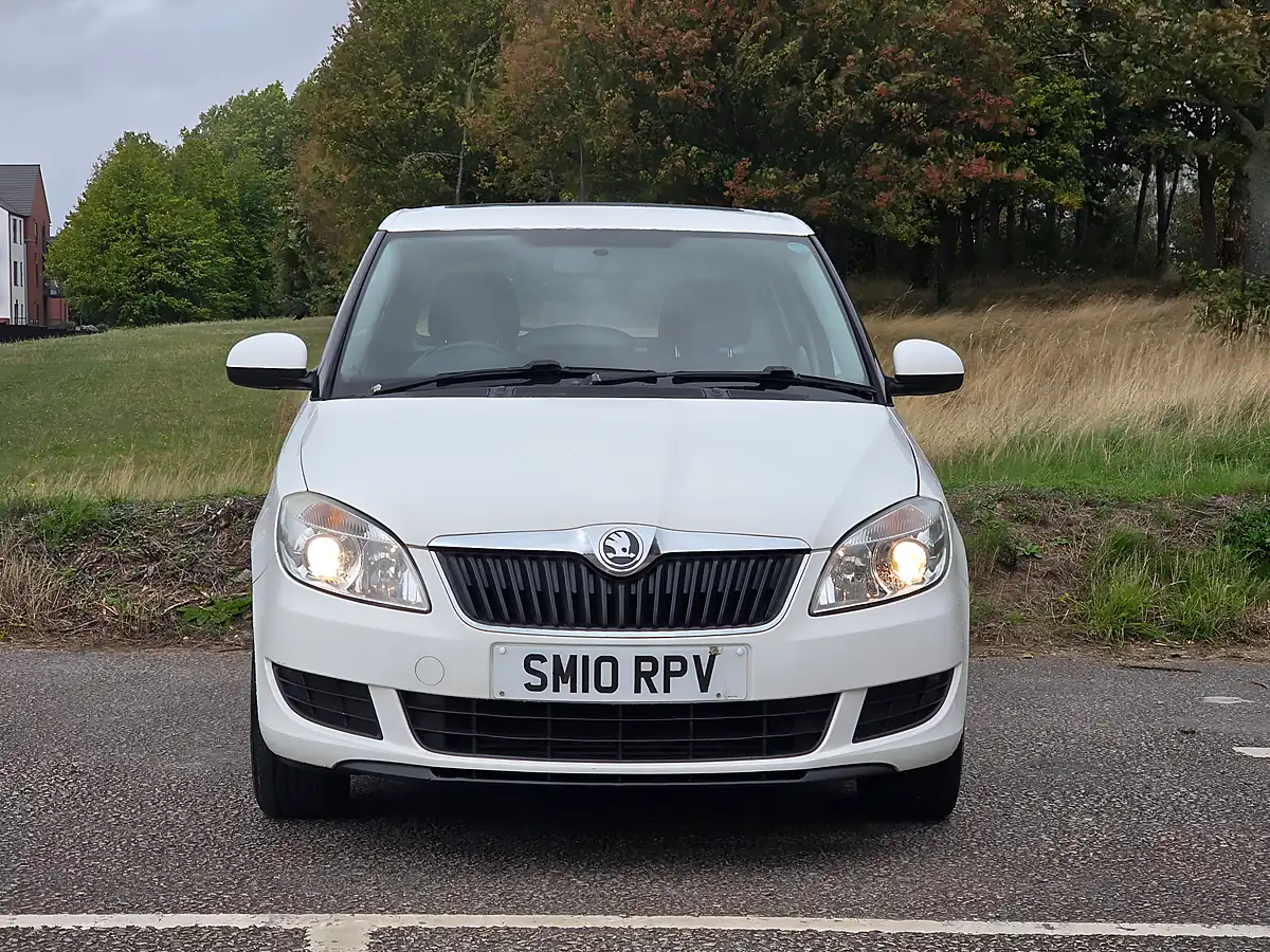 Used 2010 Skoda Fabia Se White - Interior and Exterior details 2
