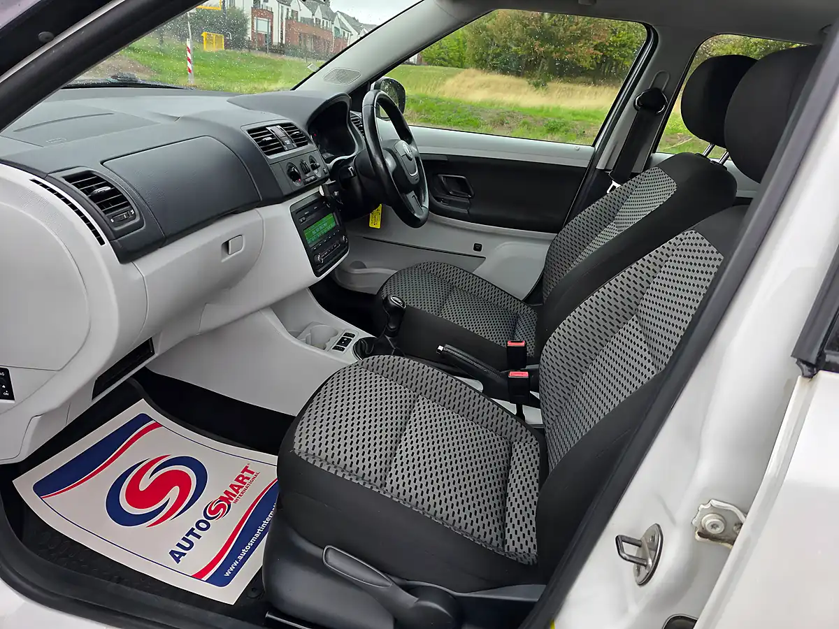 Used 2010 Skoda Fabia Se White - Interior and Exterior details 9