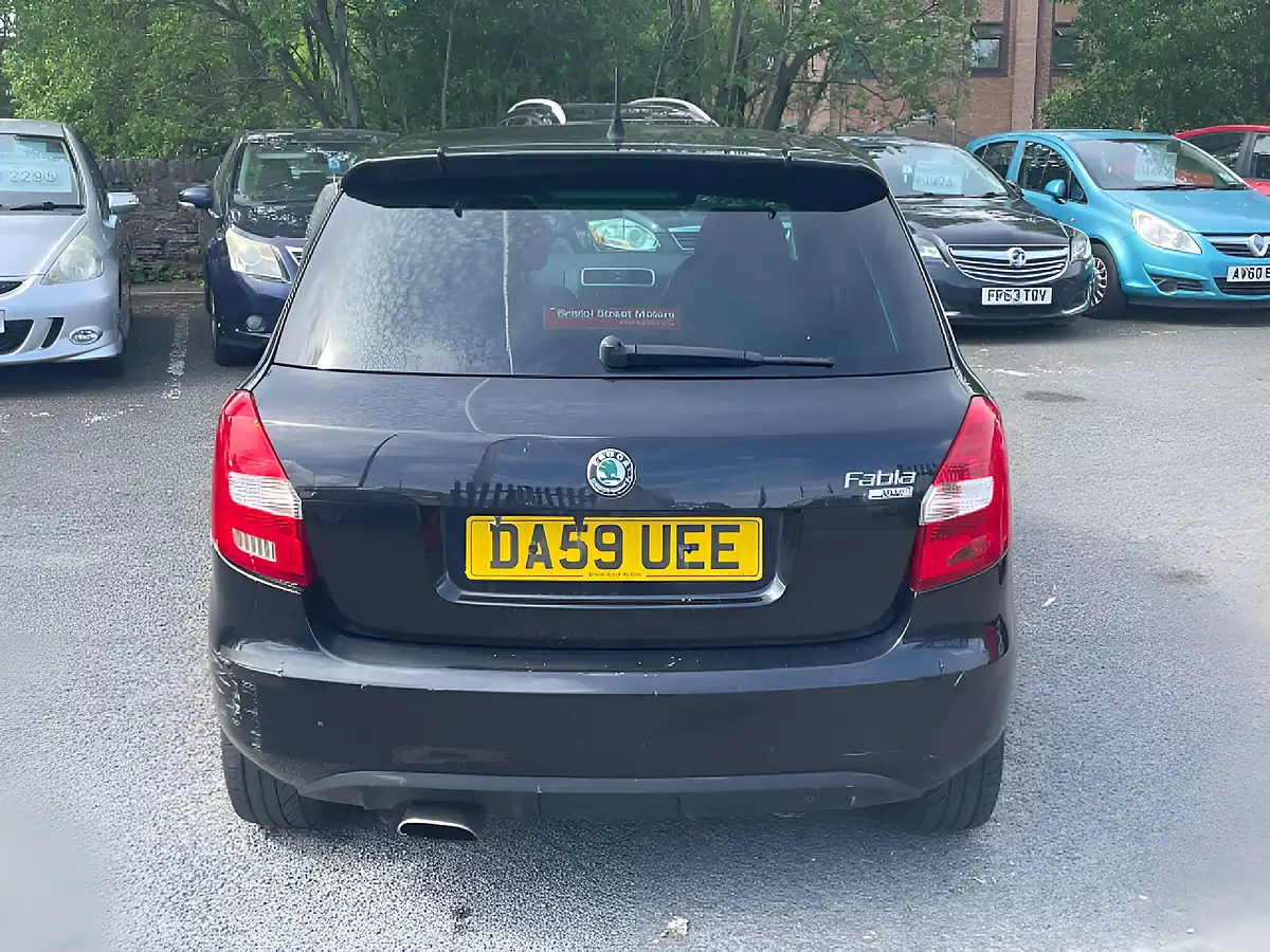 Used 2010 Skoda Fabia Sport Black - Interior and Exterior details 4