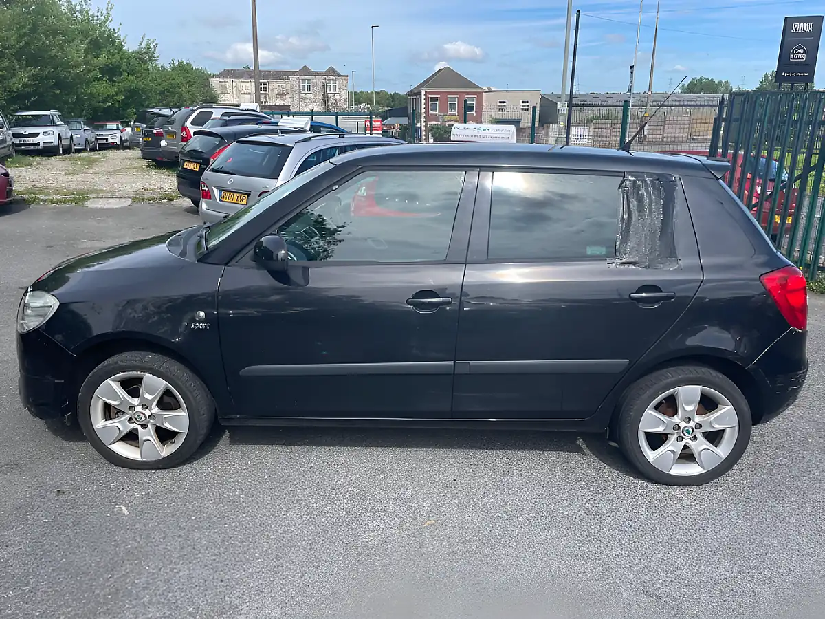 Used 2010 Skoda Fabia Sport Black - Interior and Exterior details 6