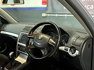 Used 2010 Skoda Octavia Blue - Interior and Exterior details 10