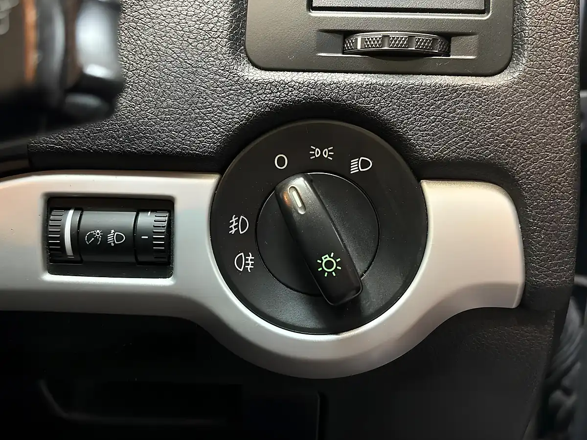 Used 2010 Skoda Octavia Blue - Interior and Exterior details 13