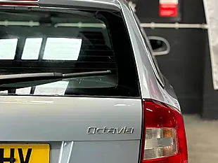 Used 2010 Skoda Octavia Blue - Interior and Exterior details 7