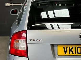 Used 2010 Skoda Octavia Blue - Interior and Exterior details 8