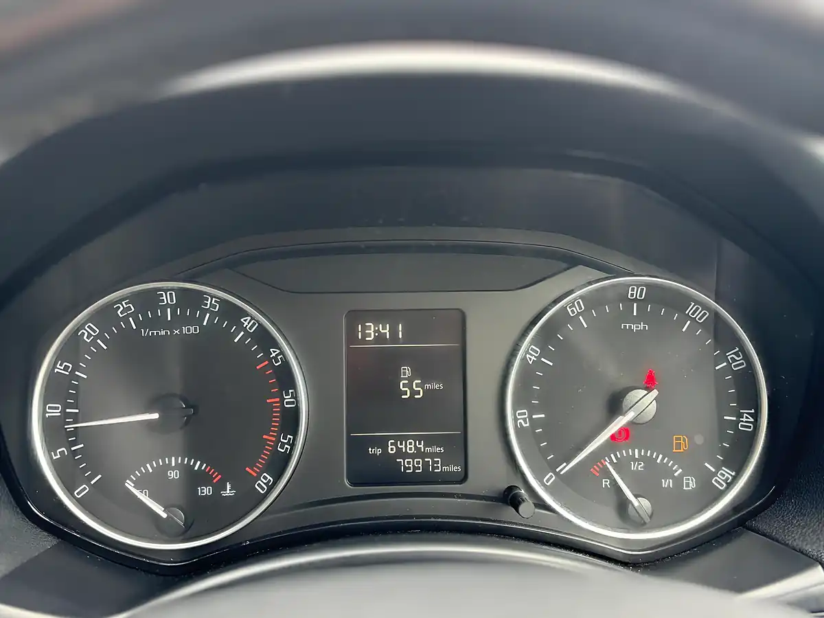 Used 2010 Skoda Octavia Elegance Green - Interior and Exterior details 15