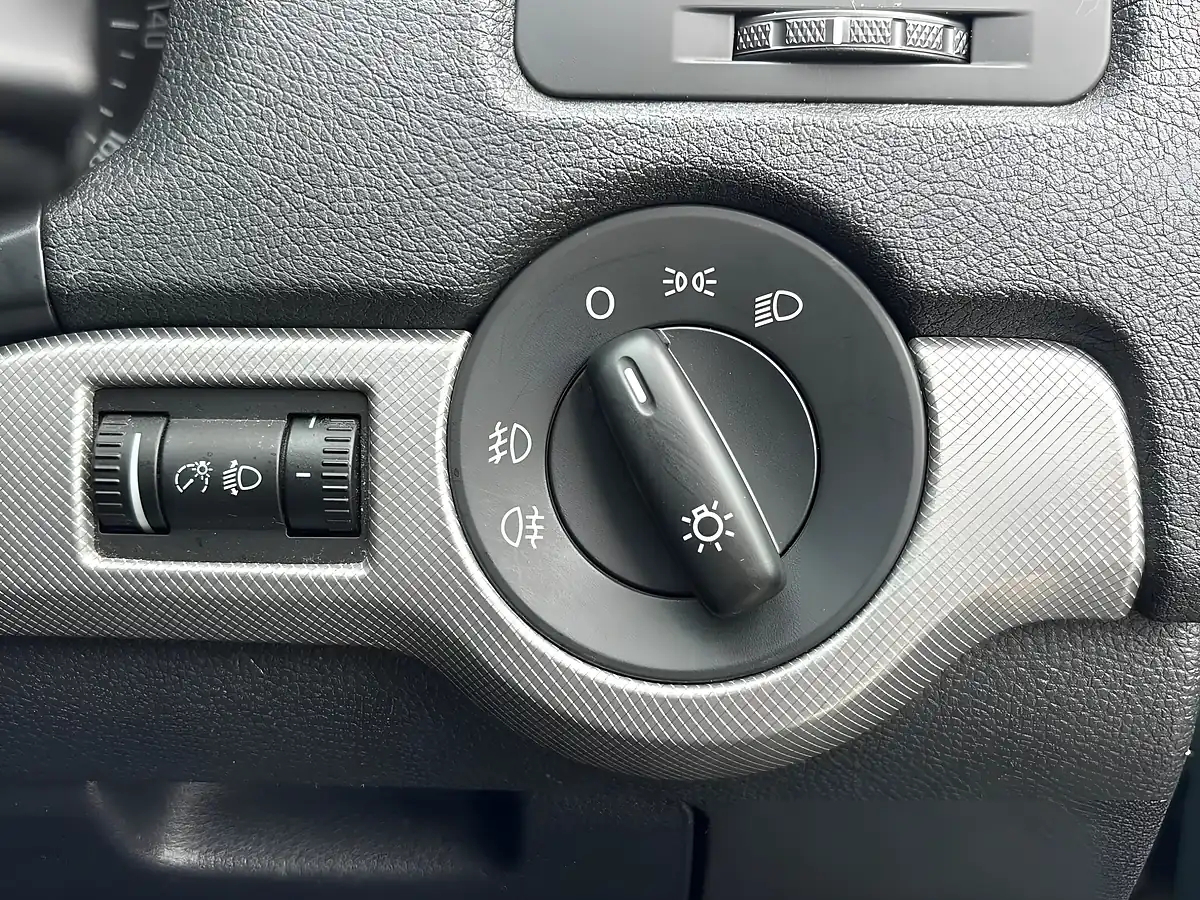 Used 2010 Skoda Octavia Elegance Green - Interior and Exterior details 16