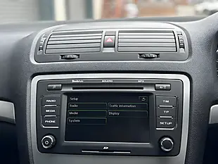 Used 2010 Skoda Octavia Elegance Green - Interior and Exterior details 18