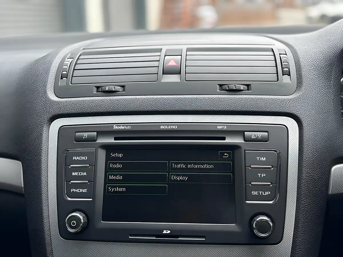Used 2010 Skoda Octavia Elegance Green - Interior and Exterior details 18