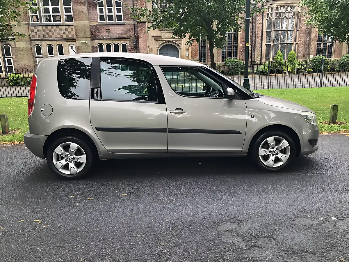 Used 2010 Skoda Roomster Se Beige - Interior and Exterior details 7