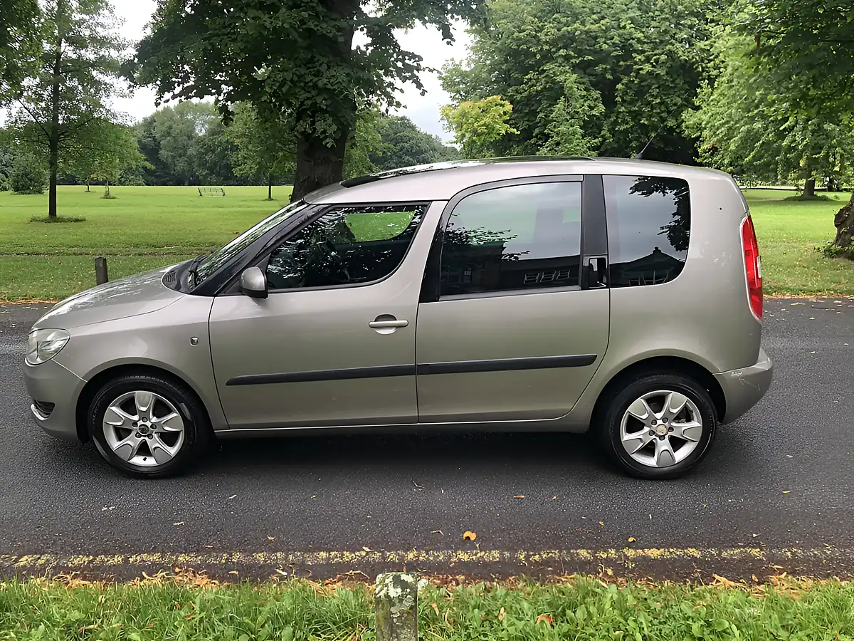 Used 2010 Skoda Roomster Se Beige - Interior and Exterior details 8