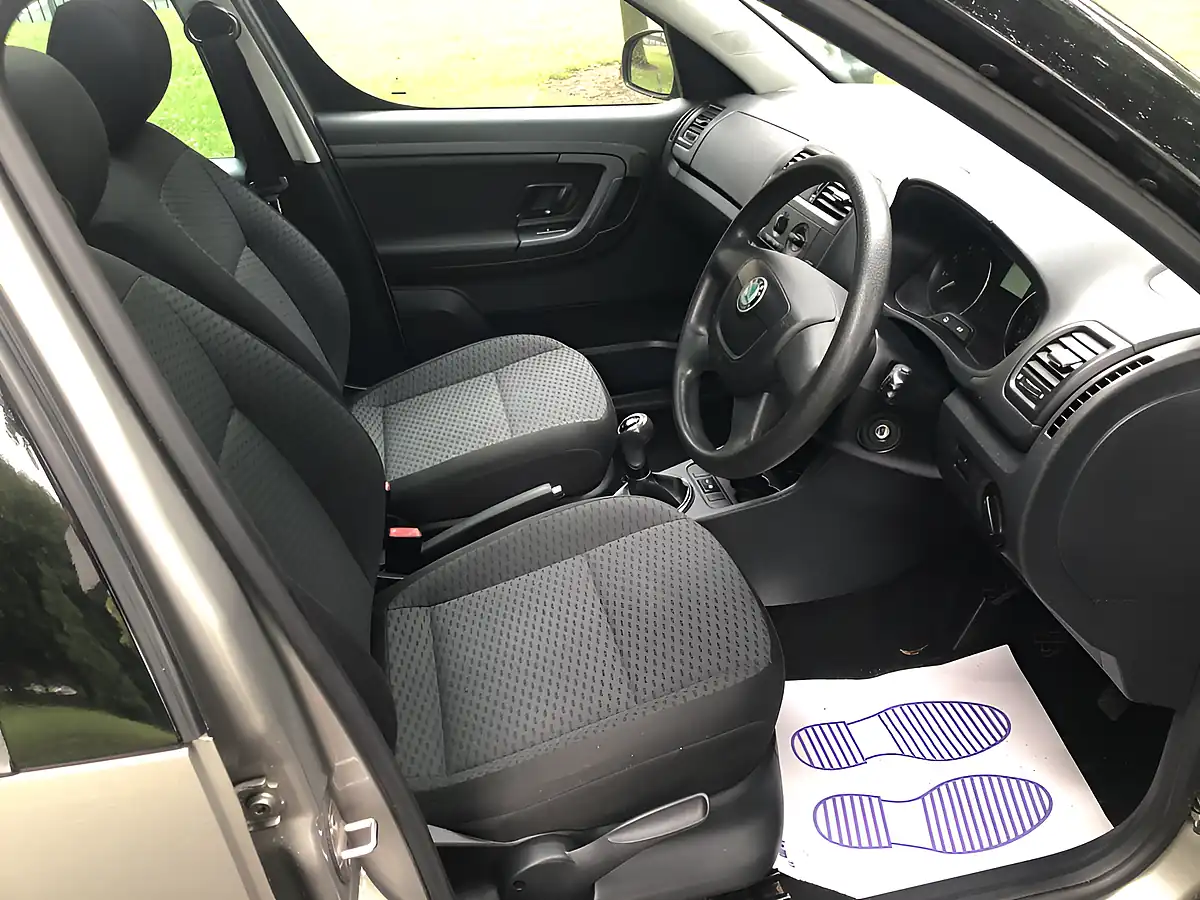 Used 2010 Skoda Roomster Se Beige - Interior and Exterior details 9