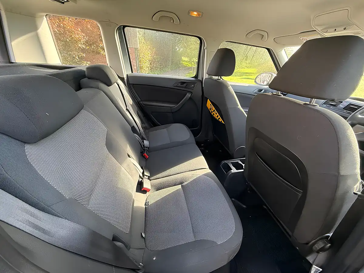 Used 2010 Skoda Yeti S Blue - Interior and Exterior details 11