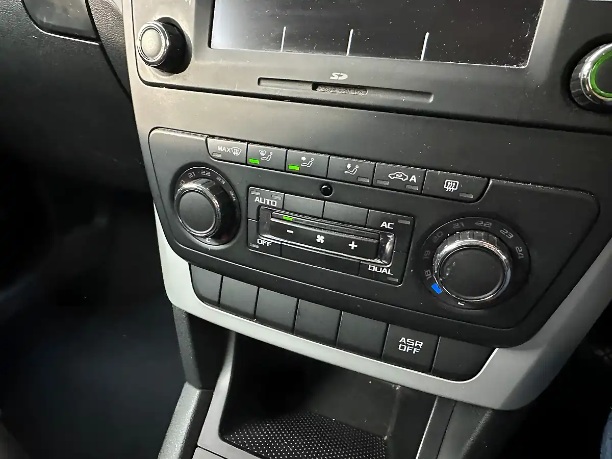 Used 2010 Skoda Yeti Se Blue - Interior and Exterior details 10