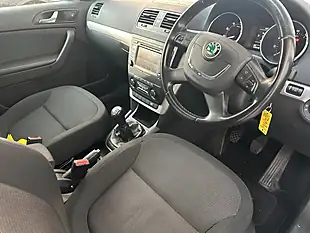 Used 2010 Skoda Yeti Se Blue - Interior and Exterior details 3