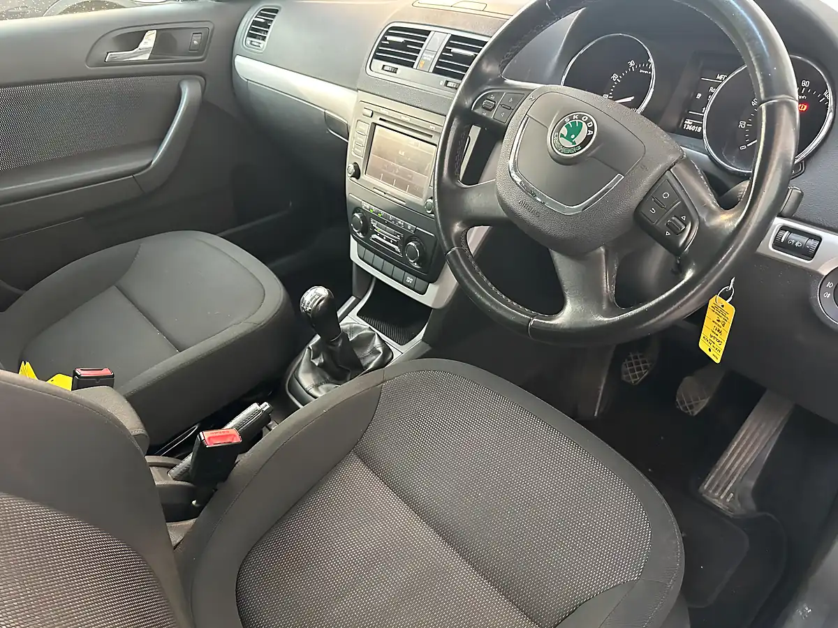 Used 2010 Skoda Yeti Se Blue - Interior and Exterior details 3
