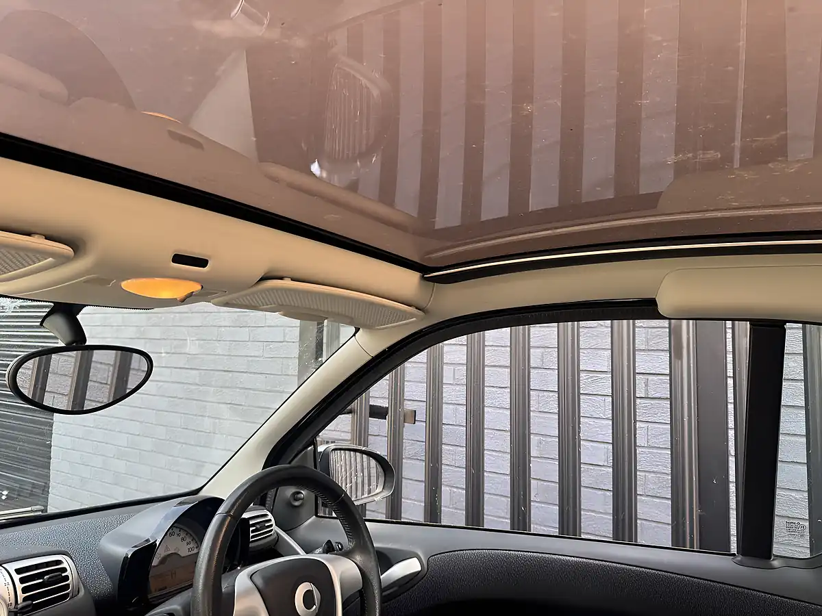 Used 2010 Smart Fortwo Pulse Black - Interior and Exterior details 14