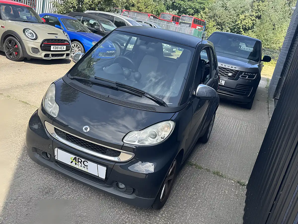 Used 2010 Smart Fortwo Pulse Black - Interior and Exterior details 3