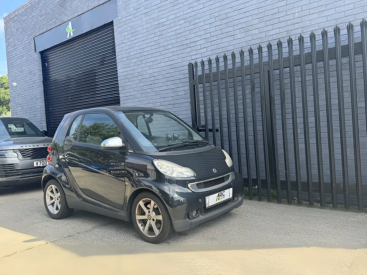 Used 2010 Smart Fortwo Pulse Black - Interior and Exterior details 6