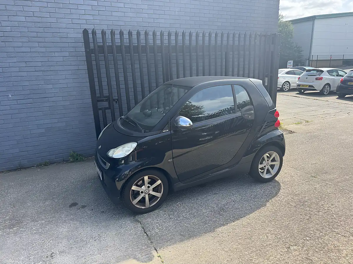 Used 2010 Smart Fortwo Pulse Black - Interior and Exterior details 8