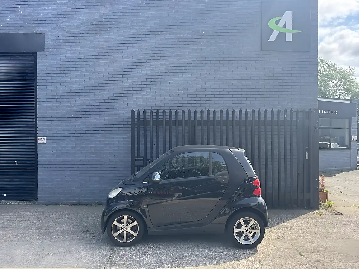 Used 2010 Smart Fortwo Pulse Black - Interior and Exterior details 9