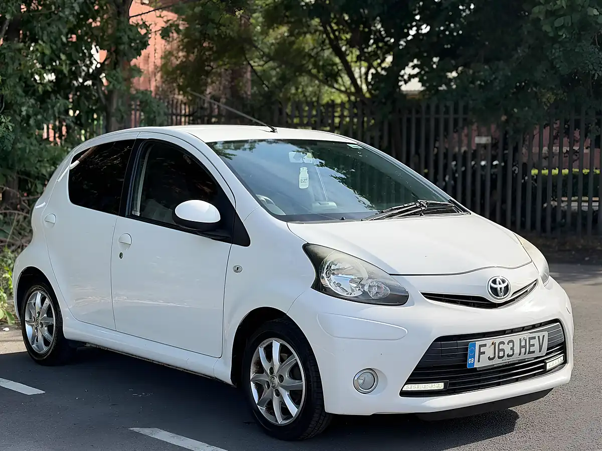 Used 2010 Smart Fortwo Pulse Softtouch White - Interior and Exterior details 11